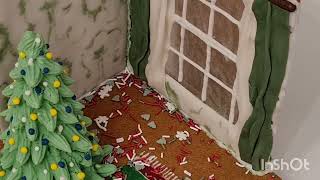 Home Alone gingerbread edition teaser @pieceofpipari #homealone #gingerbreadhouse 