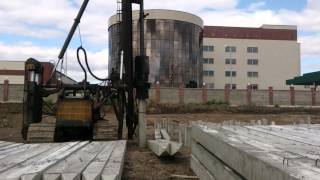 Копер для сваебойных работ на гусеничном ходу Строймаш(, 2015-08-28T10:54:44.000Z)