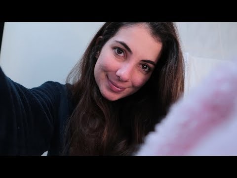 ASMR: ROLEPLAY MÃE LIMPANDO SEU OUVIDO E PREPARANDO VOCÊ PRA DORMIR