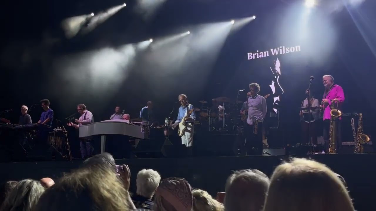 BRIAN WILSON Band Introductions, GOOD VIBRATIONS & SURFIN' U.S.A. at The Tampa AMPA on June 28, 2022