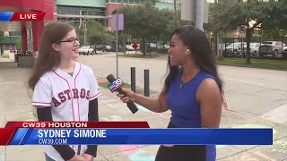 WORLD SERIES | Sydney Simone talks with fans outside MMP