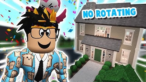 building a bloxburg house but I CAN
