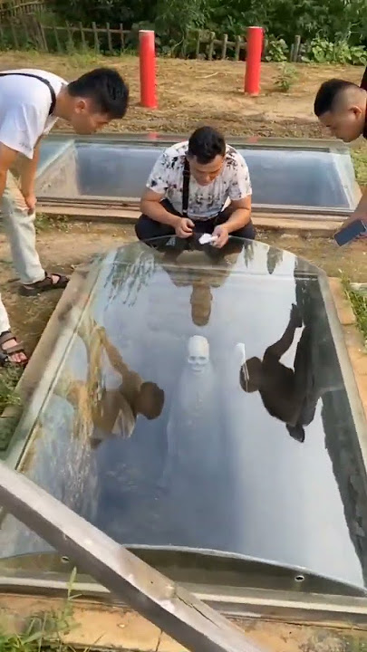 rumah kaca ❎   kuburan kaca ✅