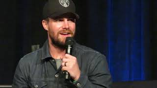 2018 Wizard World Philadelphia Stephen Amell Panel 5/7