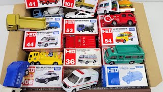 トミカ いろんなタイプ☆はたらくくるまのミニカーを箱に収納。救急車
