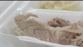 Sheriff's office joins volunteers to prepare Thanksgiving dinners Austintown