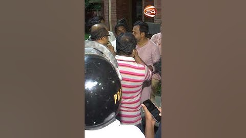 হলে সরব সাধারণ শিক্ষার্থীরা সড়কে পুলিশ-ছাত্রলীগের মহড়া #students #du #police #ChhatraLeague