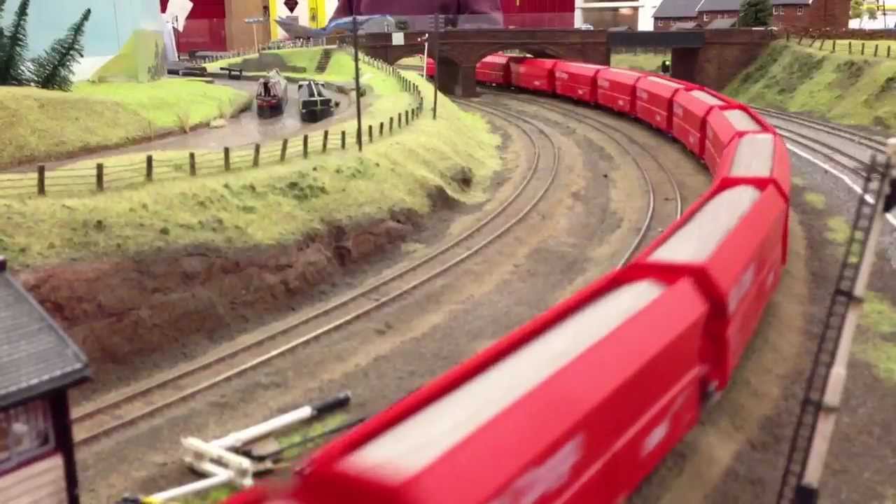 PIKO HO twin Dieselok in consist and long cargo train