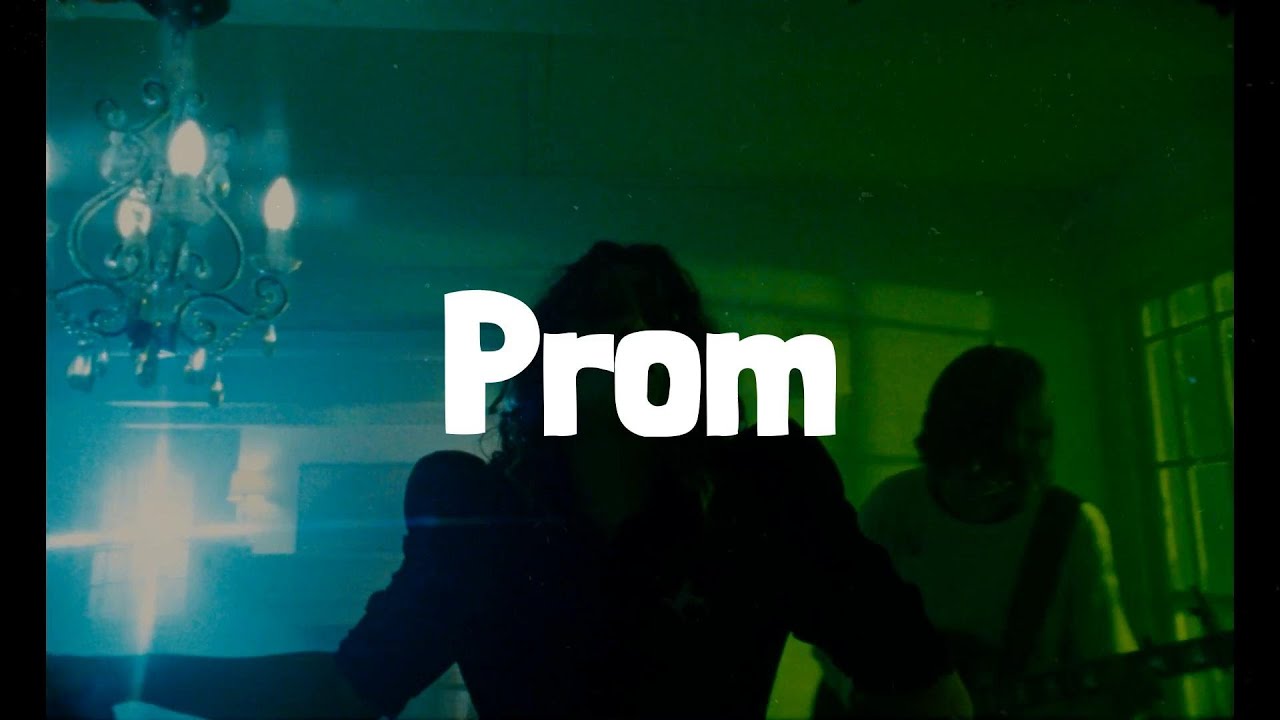 Boyish - Prom (Lyrics)