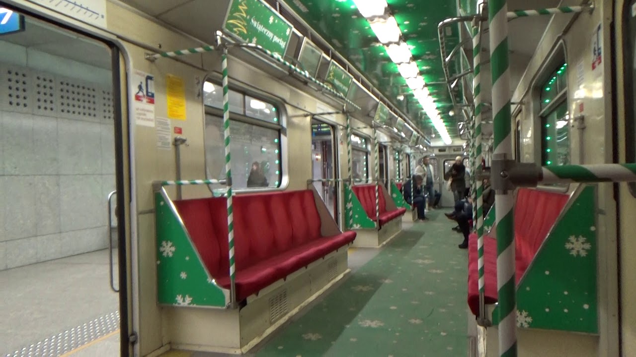 Świąteczny pociąg Metra Warszawskiego