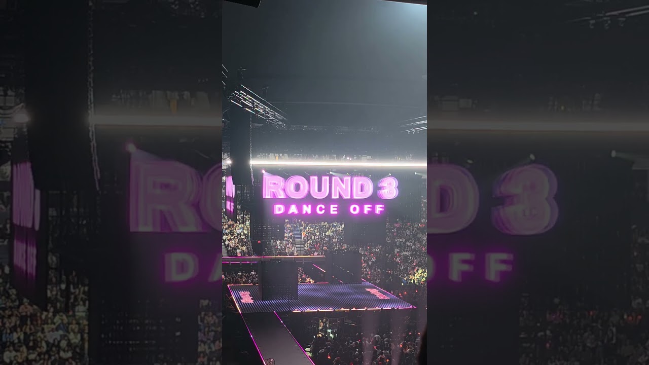 Spontaneous Dance Off at a Twice Concert