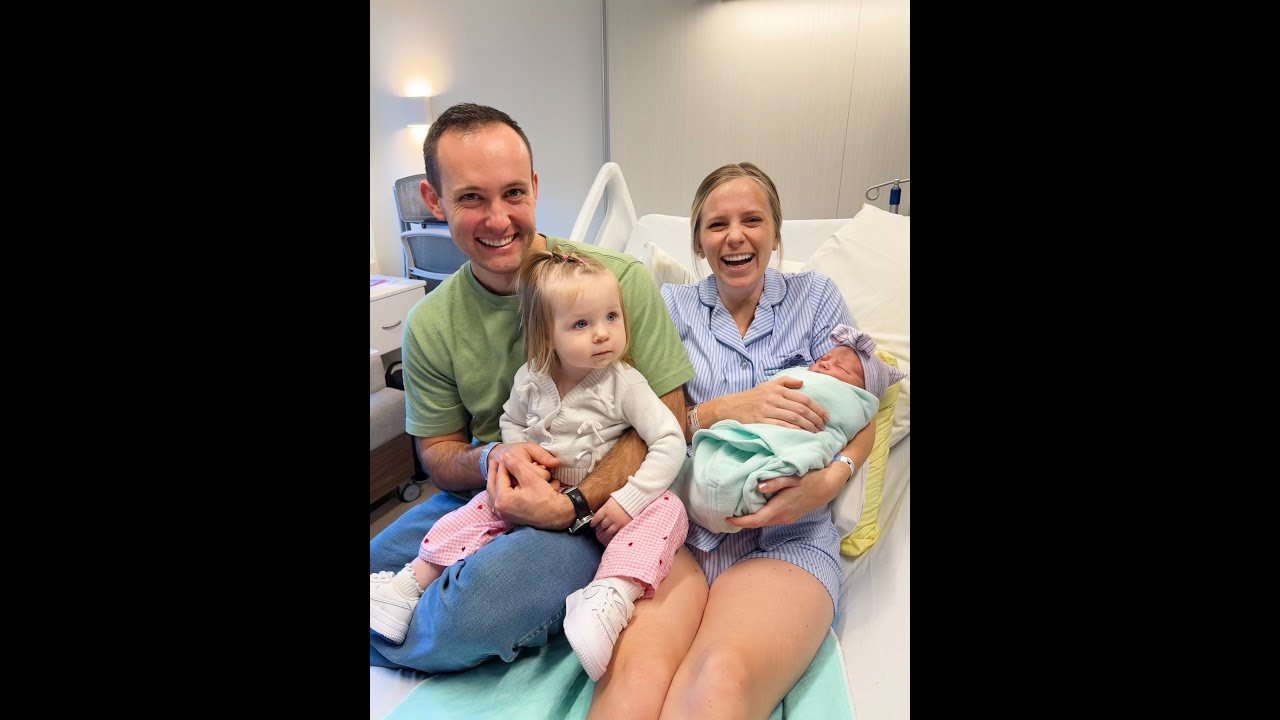 Hunter family 2025 -Ida and Eliza