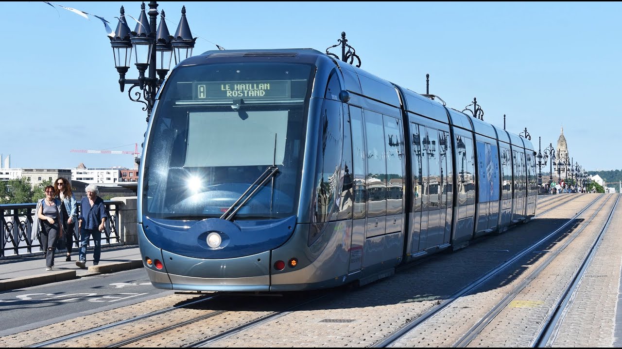 Tramway de Bordeaux TBM à gare de Bordeaux St Jean, porte de Bourgogne, rue St Catherine, Quinconces