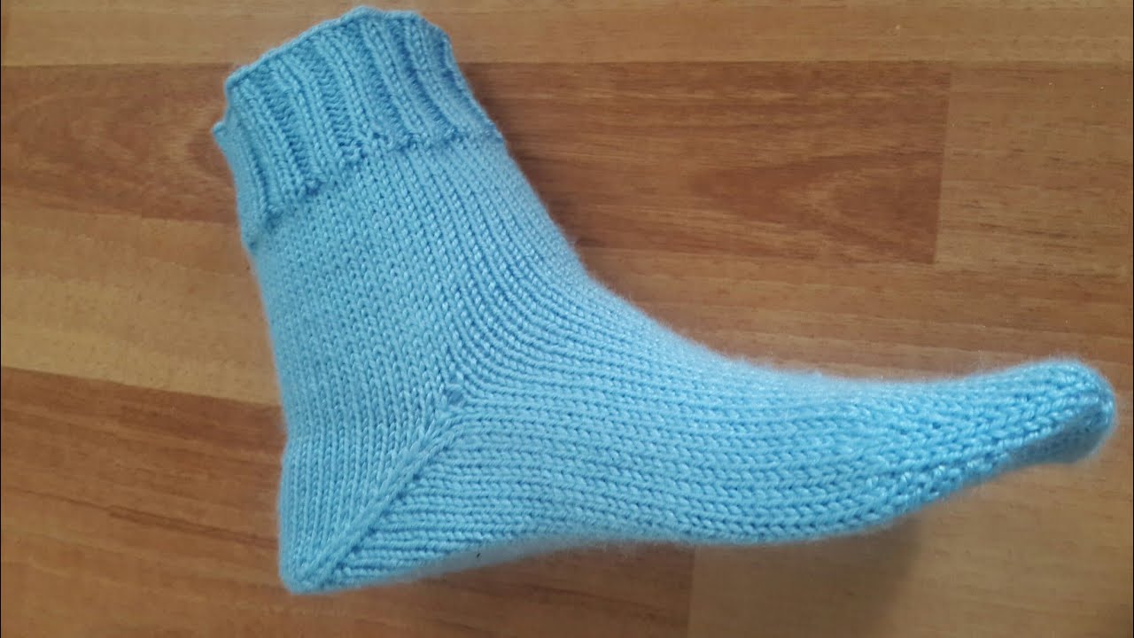 5SİŞTEN ÇORAP örüyoruz 1bölüm.  şişlerinizi alın gelin beraber örelim (abone ol )