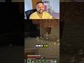 Todo el mundo con espada…y yo peleando contra esqueletos con una pala 💀😂#minecraft #stream #clips