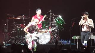 Red Hot Chili Peppers -Give It Away (Live) Manchester Arena 14 Dec 2016