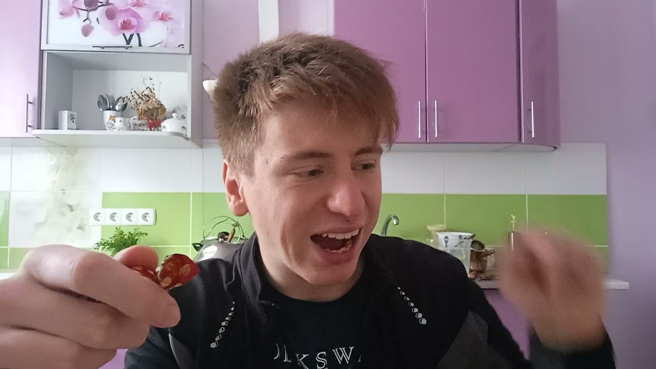 Денис Френдли Реагирует На Конфеты CANDY NUT