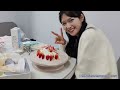 Alisa: Sak girl makes cakes