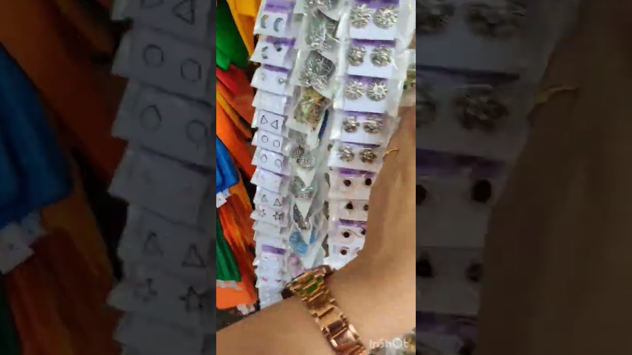 Shopping in Mumbai Local train 