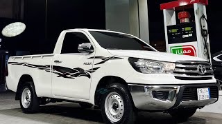 لمحت بخد الحلوه ثلاث شامات  مسرع سمعها