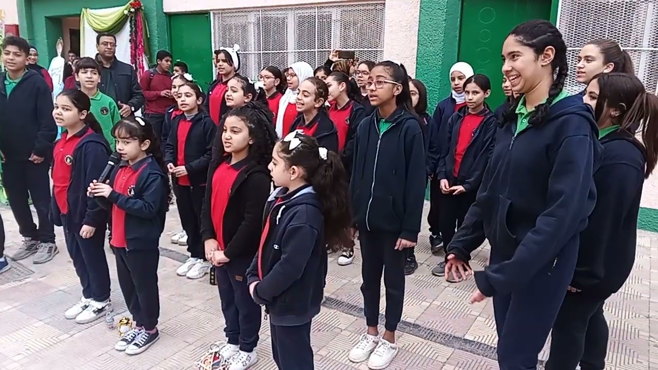 مدرسة آمون الزيتون تحتفل بعيد الام بقيادة الاستاذ ابراهيم حكيم وتدريب الاستاذة شيرين مدحت