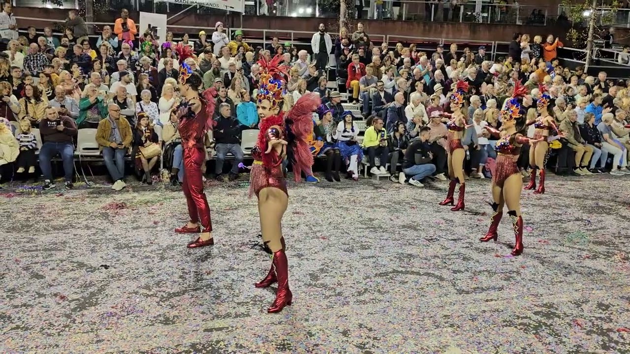 Carnaval 2024  Défilé de la @fitness _team_carina_pestana_  sur l'île de Madère 