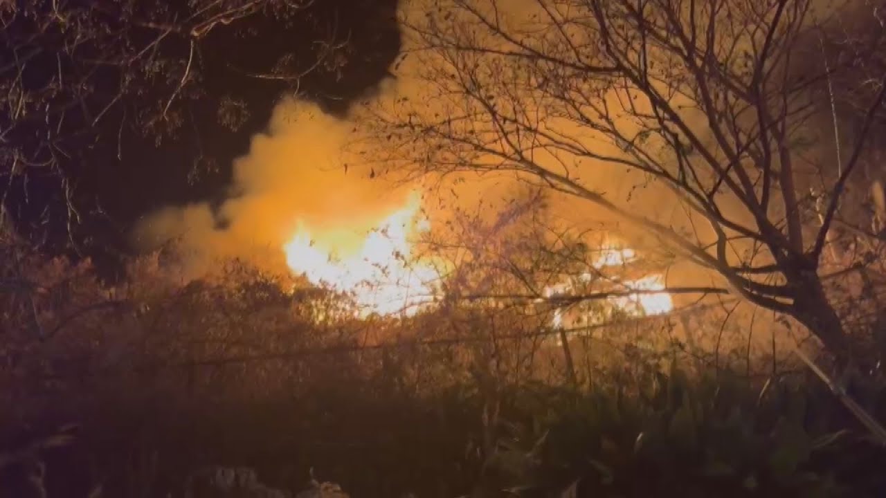 長崎市日の出町で空き家全焼 放火の疑いで無職の男（６３）を逮捕