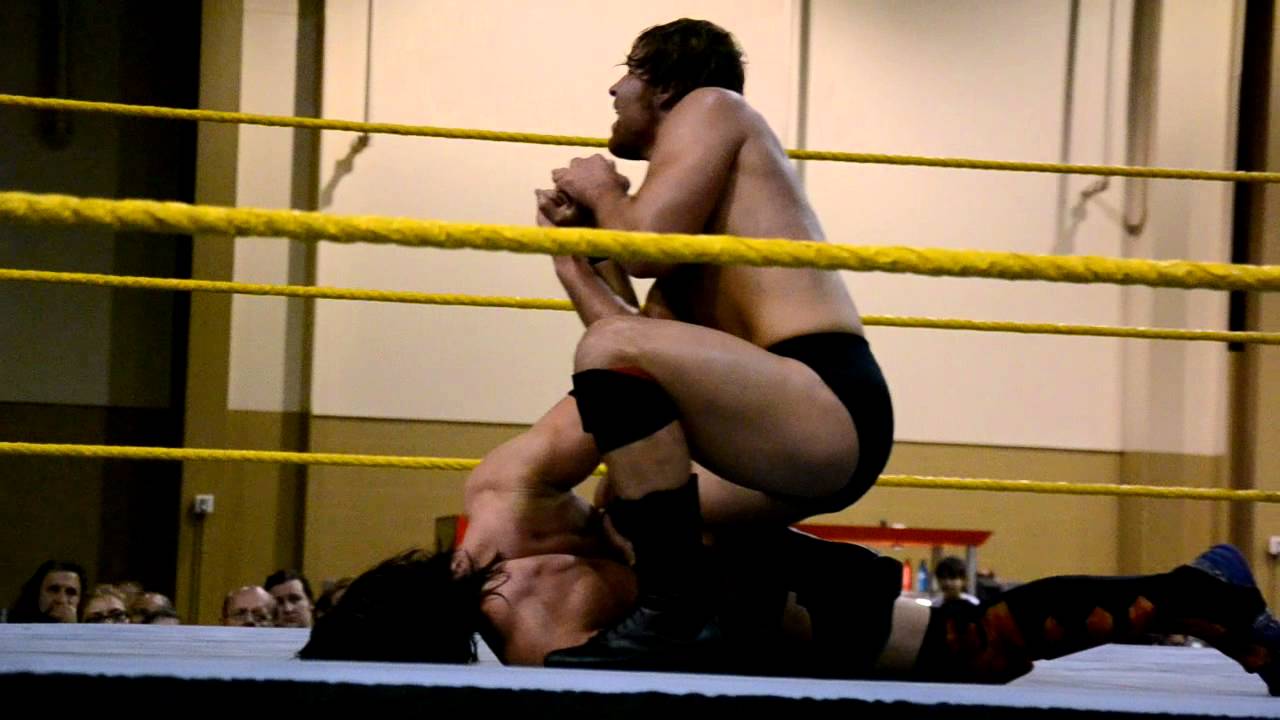 Dean Ambrose vs. Richie Steamboat Part 1 - FCW House Show in Kissimmee FL - 3/2/12