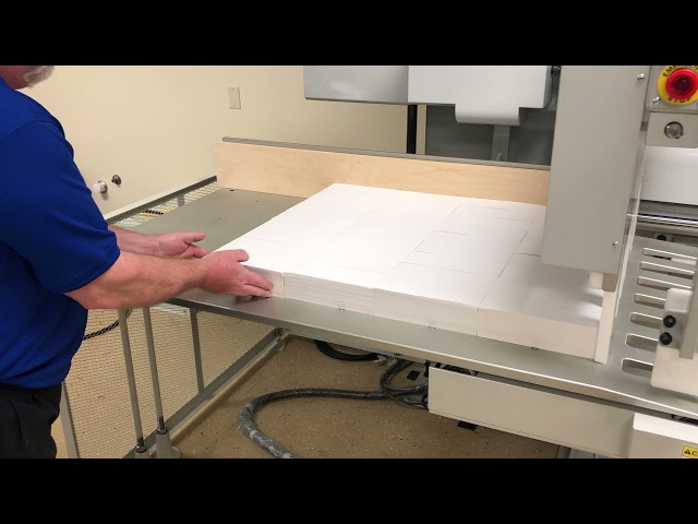 Best Graphics (USA) - Itotec RU 5.0 Unloader Placing Slipsheet Between Stacks