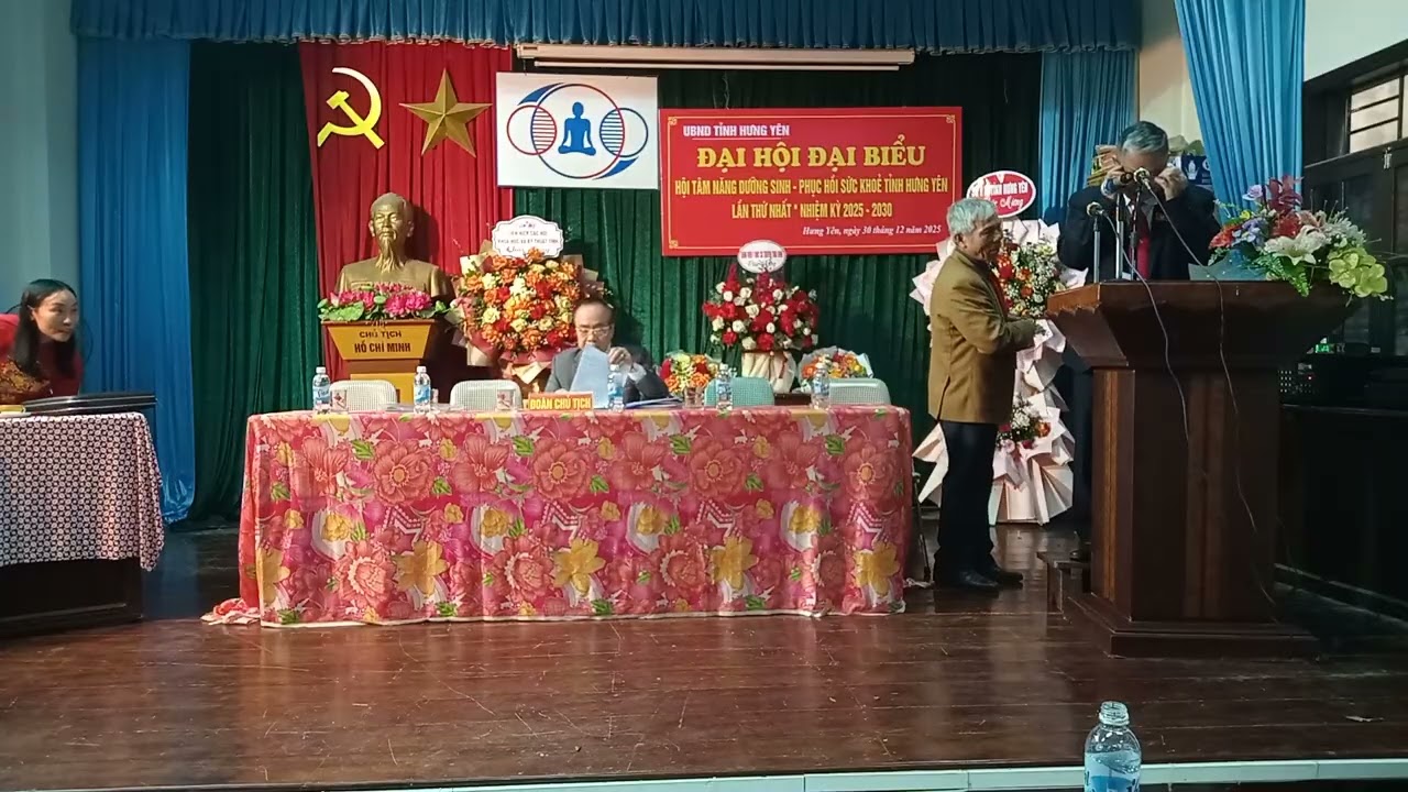 Ông Nguyễn Khắc Thược điều hành lễ khai mạc Đại Hội Đại Biểu Hội TNDS-PHSK tỉnh Hưng Yên 30/12/2025