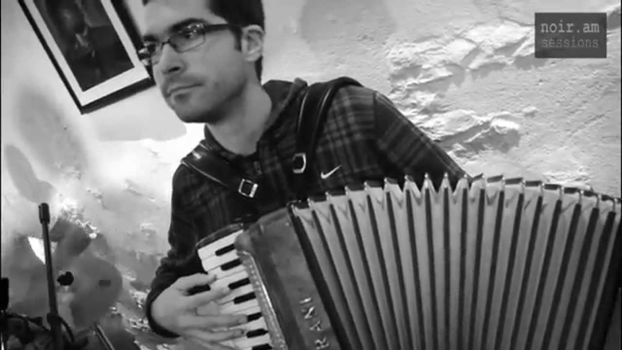 Veja [noir.am sessions]