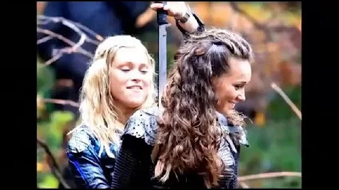 Clarke+Lexa  VS Eliza+Alycia