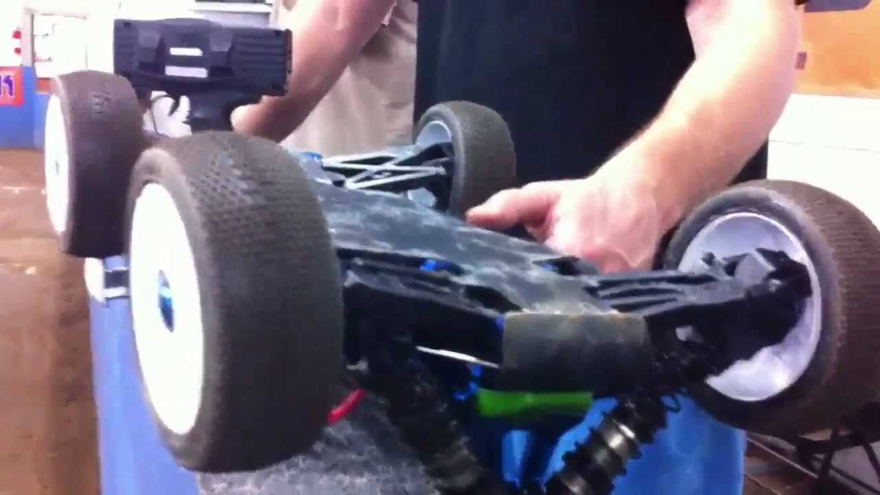 RC8BE CHASSIS BREAKS.OUCH! YouTube