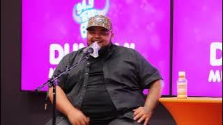 Dalton Dover gives an acoustic performance at 94.9 the Bull's #DunkinMusicLoungeATL!