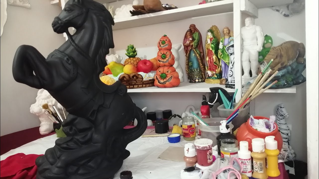 Техника старения на керамической лошадке