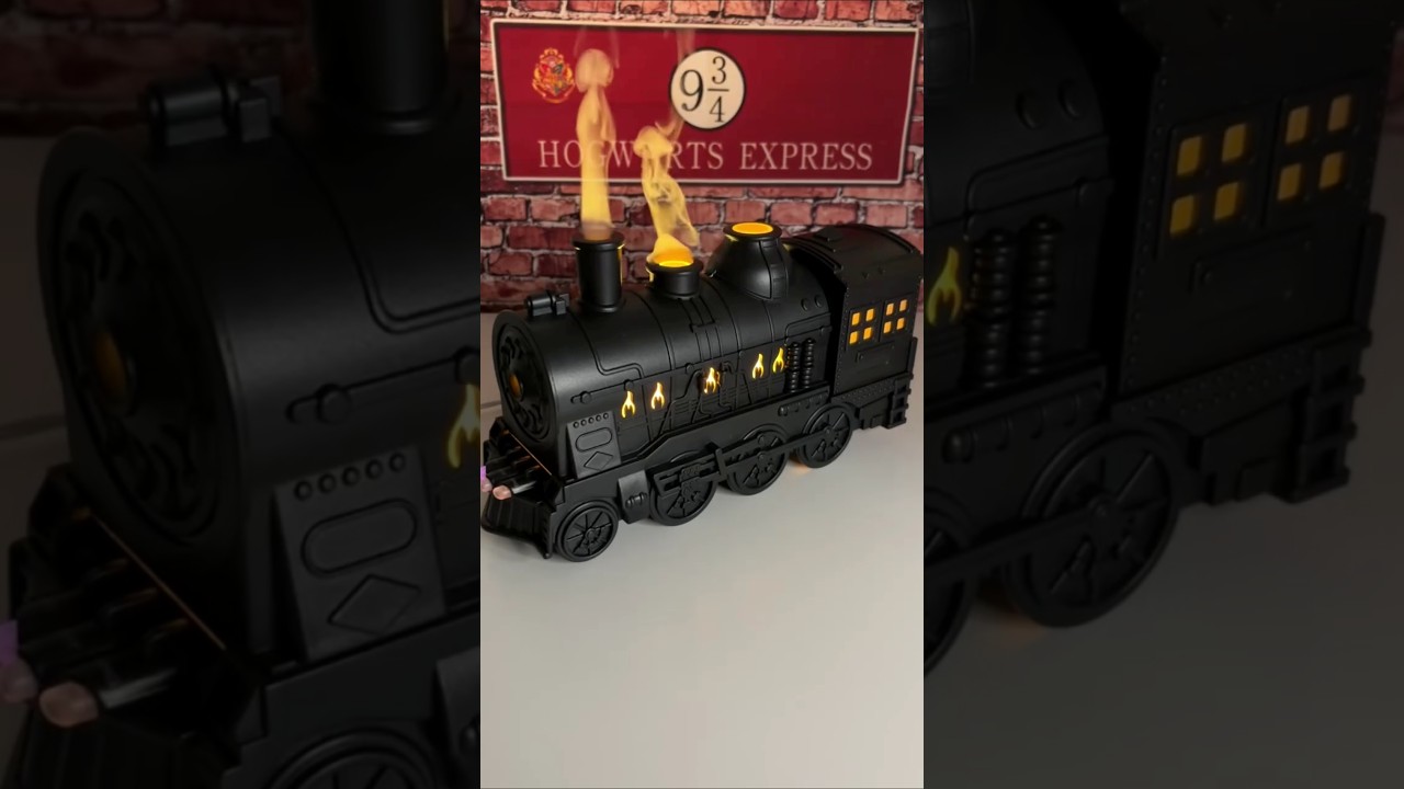 Christmas Train Engine Aroma Diffuser – Ultrasonic Humidifier with Multi-Color LED