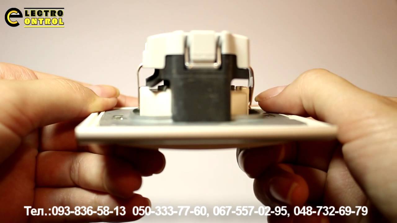 Розетка  Серия Berker K.5  Электроконтроль