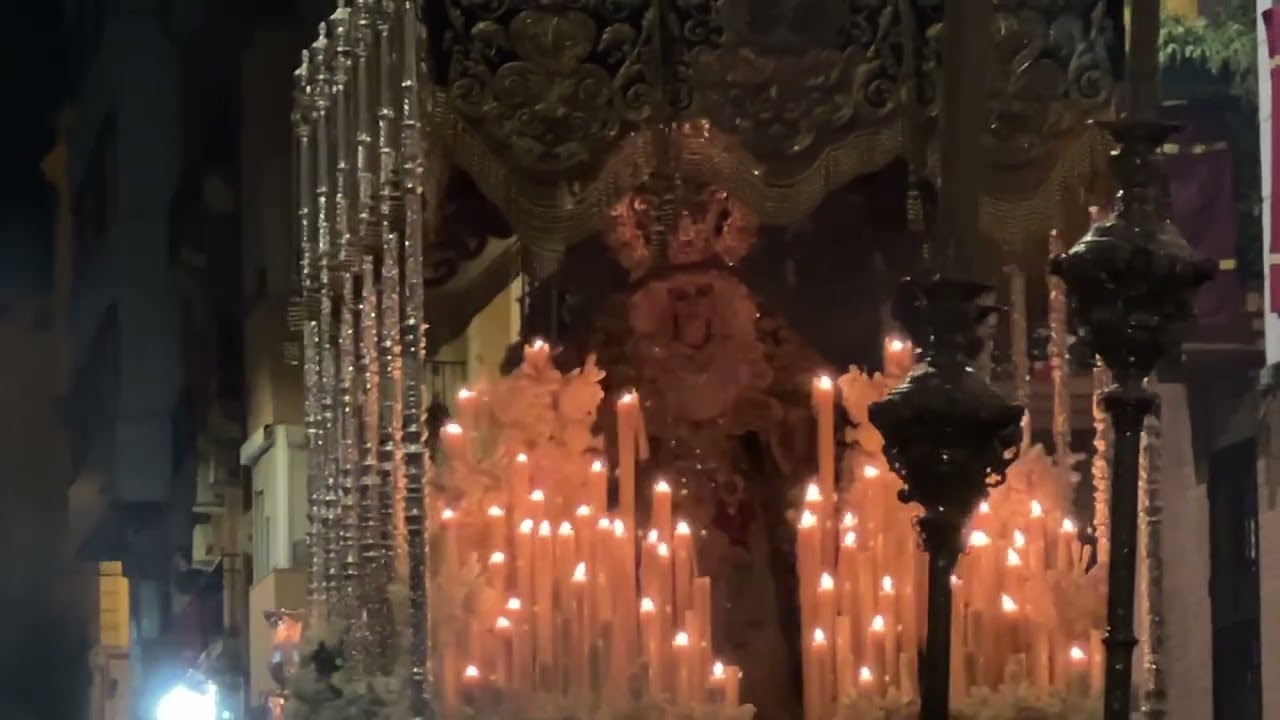 Petalada Virgen de la Victoria 2025. Calle Aviador Ramón Franco. Huelva