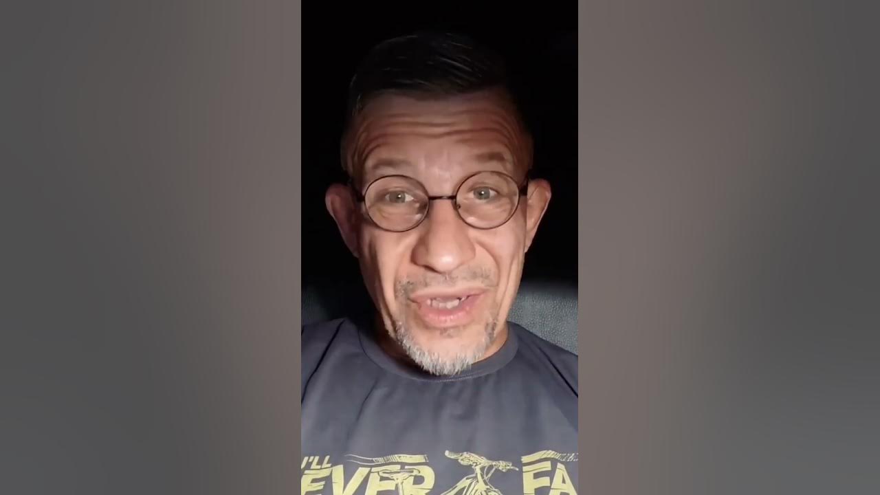 Я балагур часто шучу. Шучу шучу или нет. У меня сегодня день рождения шучу завтра. Шучу шучу не шучу. Я балагур часто шучу.