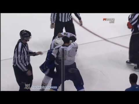 Kyle Chipchura vs Ryan Reaves Oct 11, 2010 - Anahe...