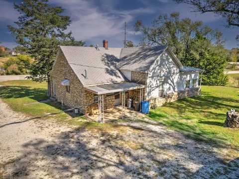 121 W 33rd Ave, Winfield, KS home video tour