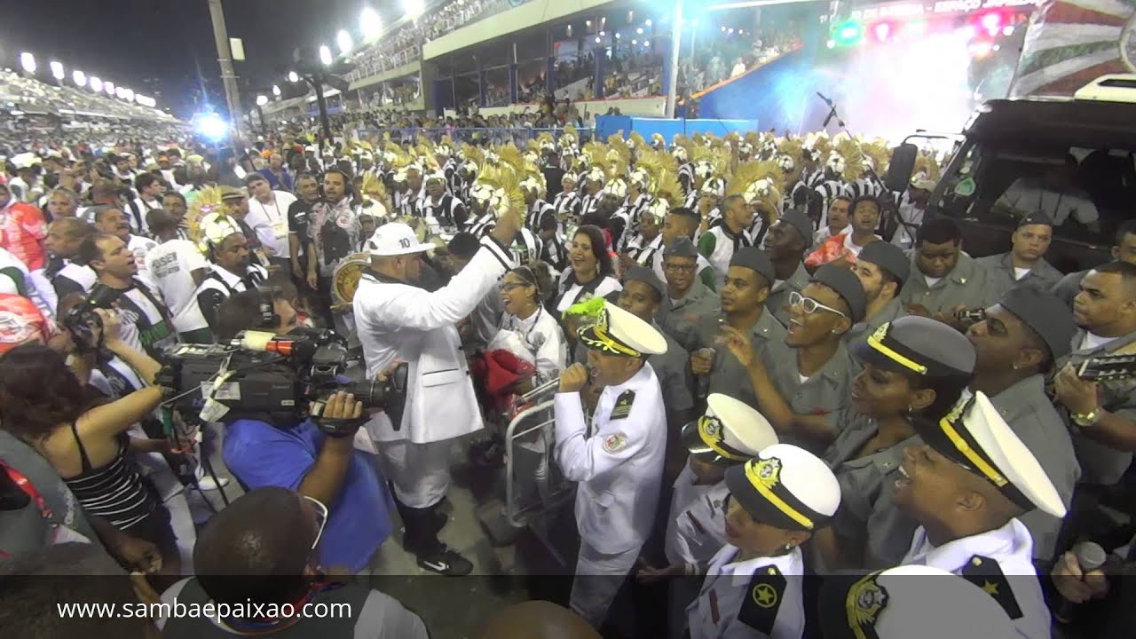 Carnaval 2016: Acadêmicos do Grande Rio Início de desfile