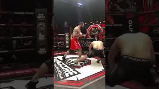 Shocking Power Punch! Fighter Delivers a Ruthless Blow That Stuns the Arena!