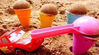 Видео для детей с машинками из Тачки. Город из песка!