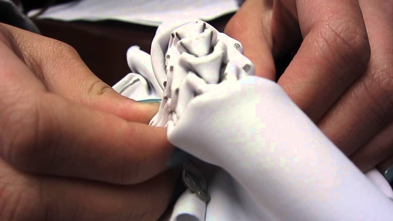 Pleating a piece of fabric using 3D printed shapes - YouTube