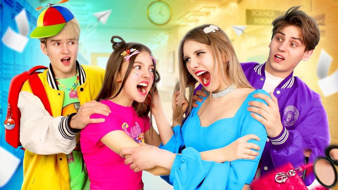 Pareja de Niños VS de Preparatoria en la Escuela || Chico Popular vs Chica Impopular