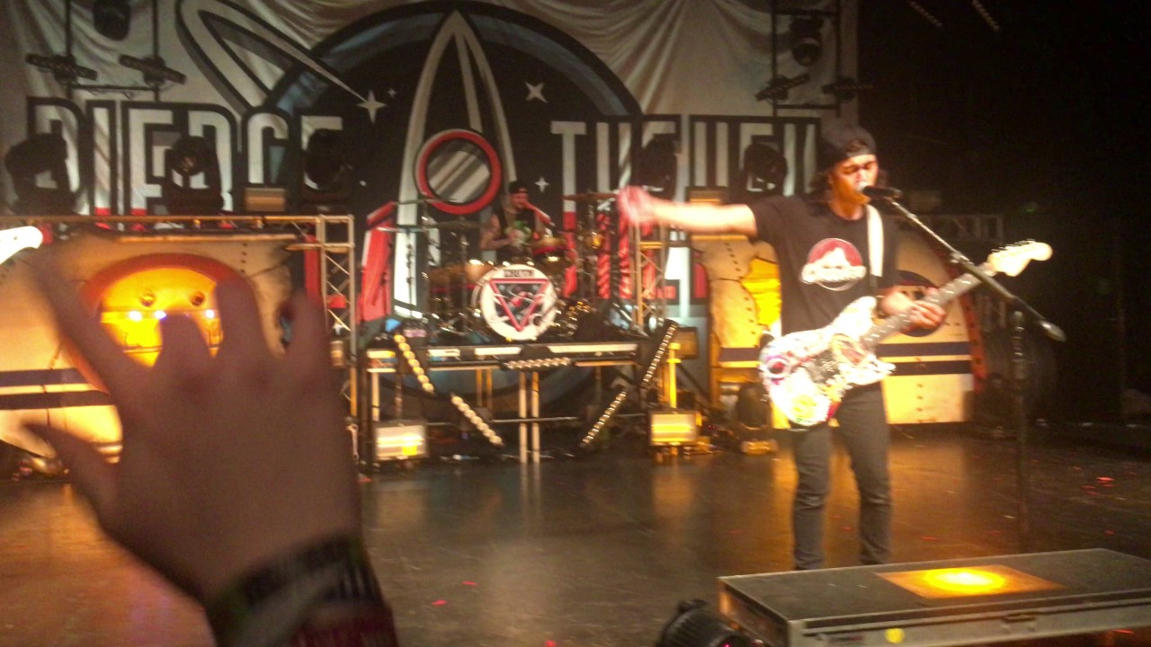Pierce The Veil Bulletproof Love (Live 26/11/2016 Birmingham UK Tour