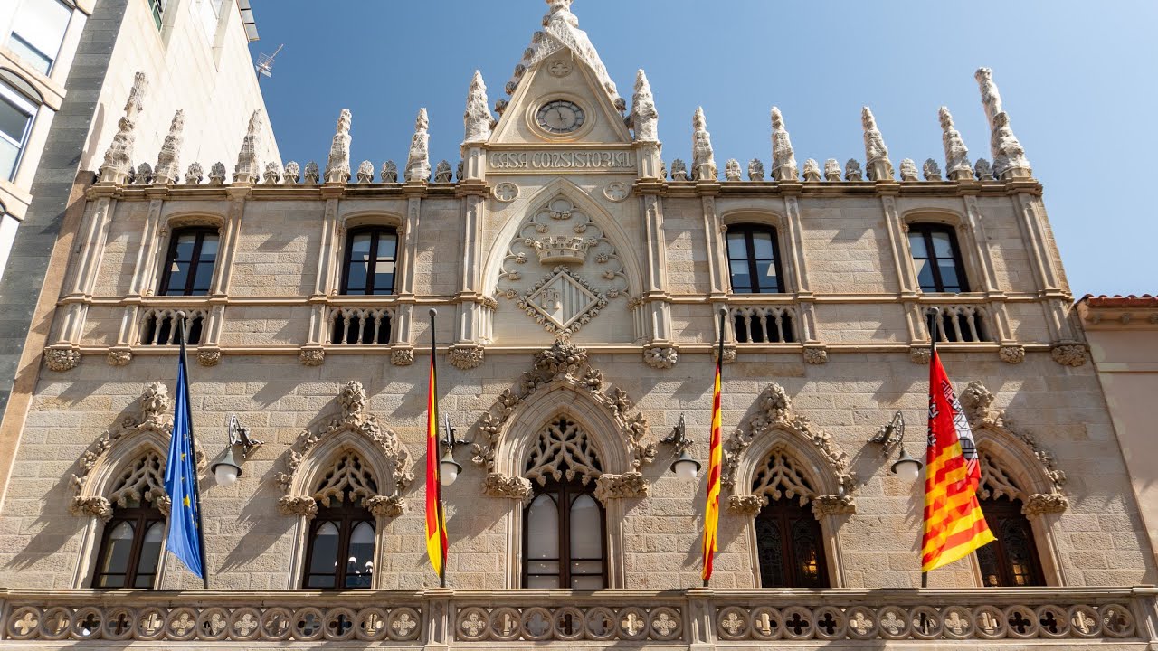 España 4K - Terrassa Walking Tour - Entrepostales