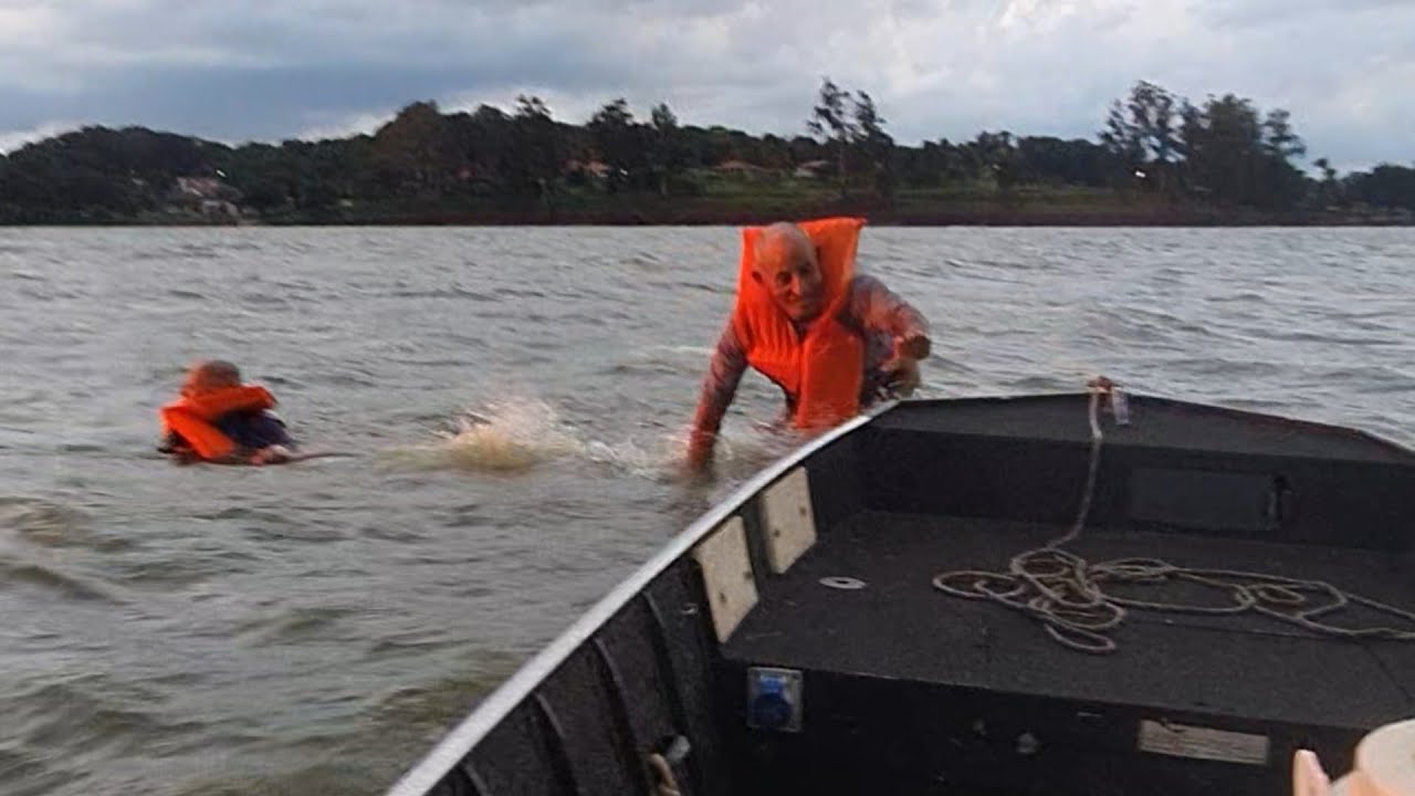 Barco afunda em santa maria da serra, no Rio Piracicaba,muita tensão no resgate...