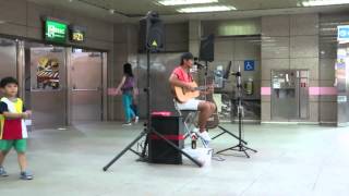 1030530於台北地下街~高明德演唱白天不懂夜的黑